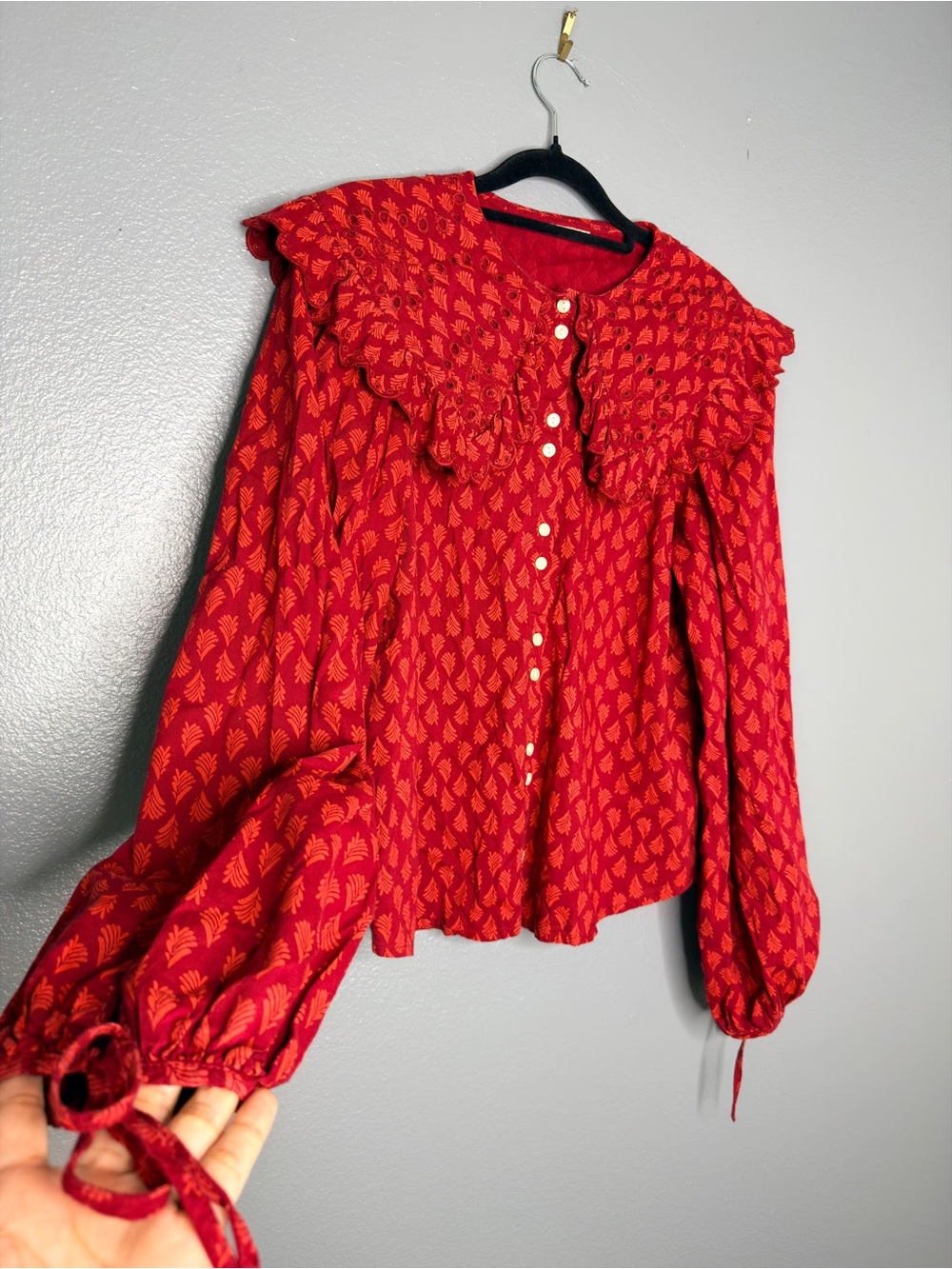 Red Printed Ruffle-Collar Button-Front Blouse Western Eyelet Small To Medium